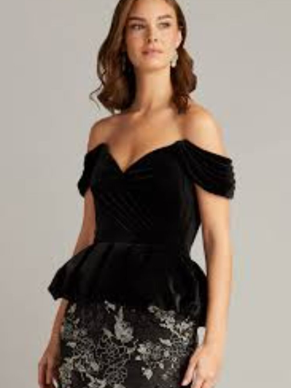 Tadashi Shoji black velvet peplum lace gold 80s glam cocktail dress size 2
